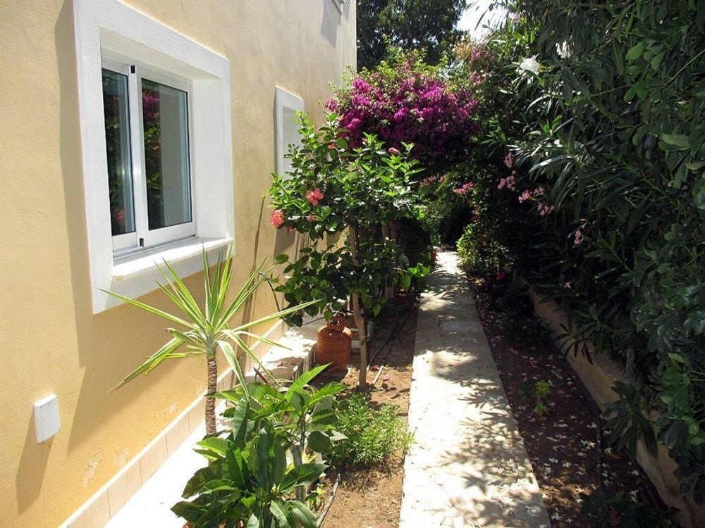 Rododafni Villas Klorakas Exterior photo