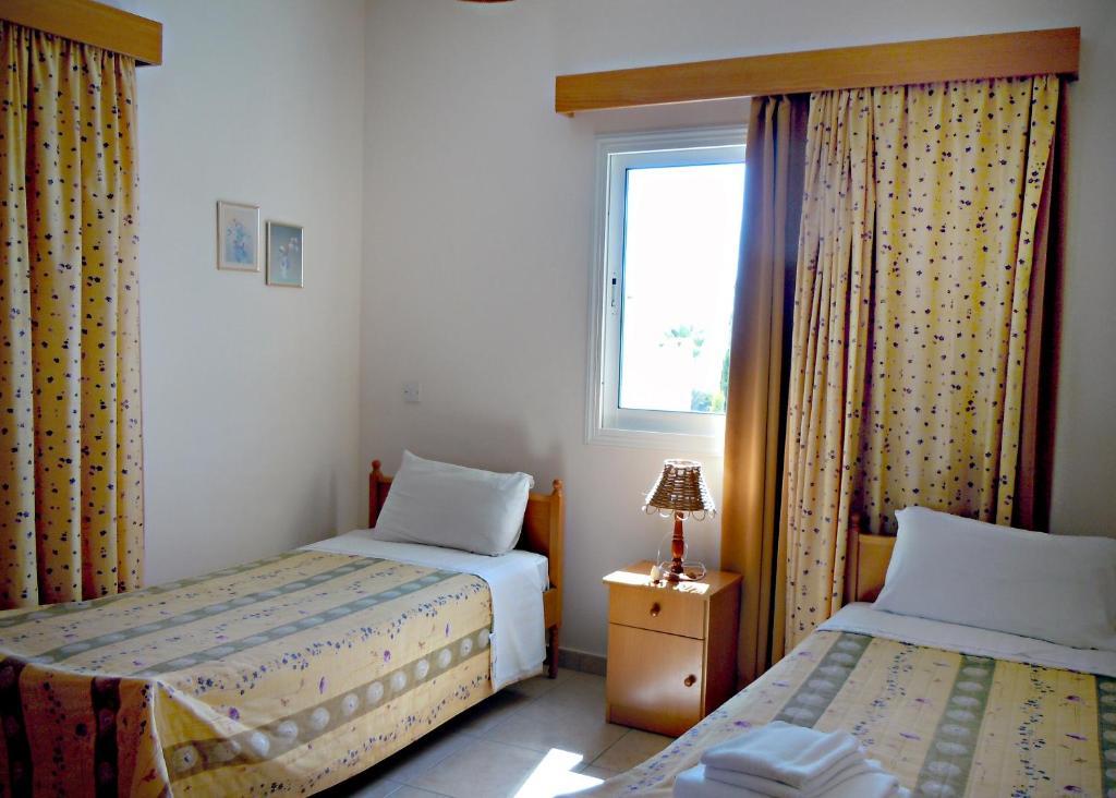 Rododafni Villas Klorakas Room photo
